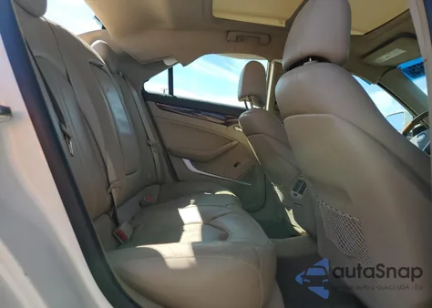 2011 Cadillac Cts Luxury Collection z USA, uszkodzony, nr VIN 1G6DH5EY5B0114250